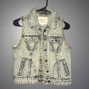 Jean Vest
